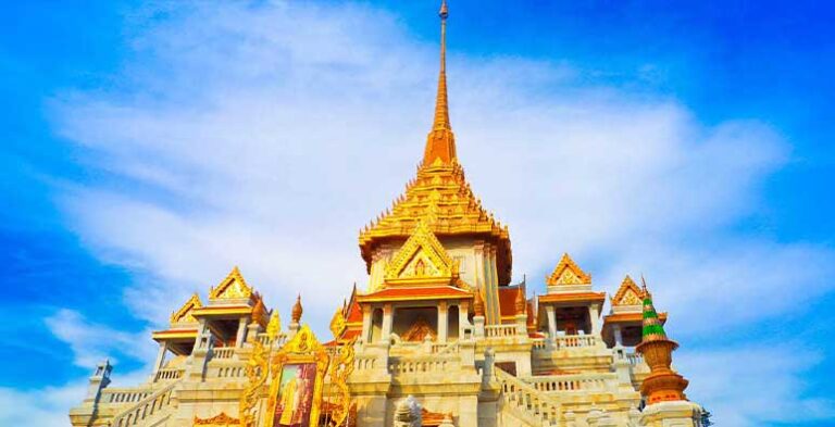 Golden Buddha at Wat Traimit